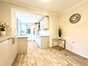 Dining Kitchen- click for photo gallery